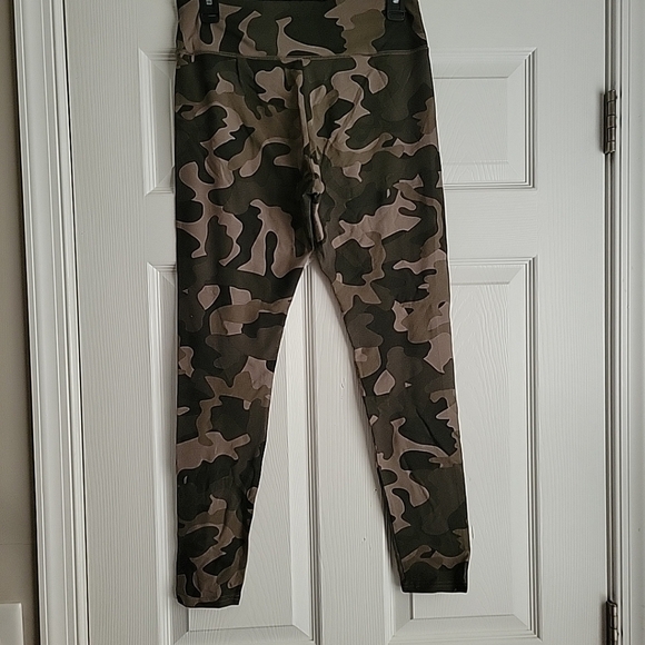 NWOT Wild Fable Camo Leggings - Picture 4 of 10